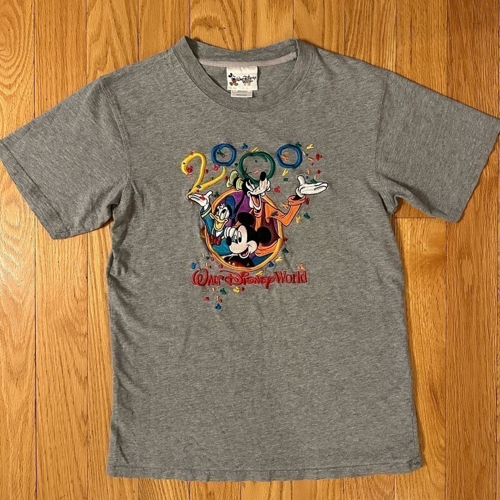Vintage 2000 Walt Disney World embroidered graphic gray T-shirt sz S